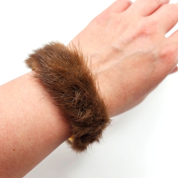 VINTAGE Genuine Mink Fur Bangle Bracelet & Hoop Earrings Set Safety Chain - Picture 4 of 7